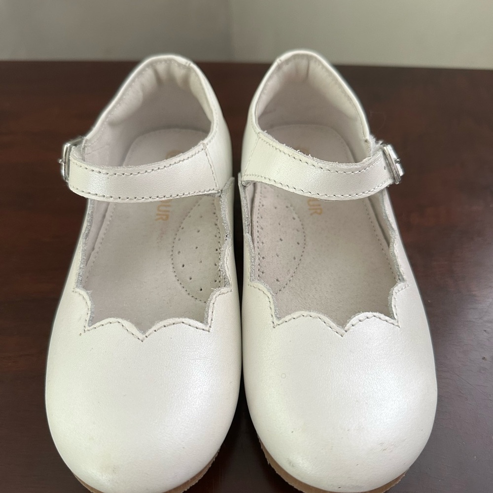 L'Amour White Scalloped Mary Jane Girls Dress Shoes